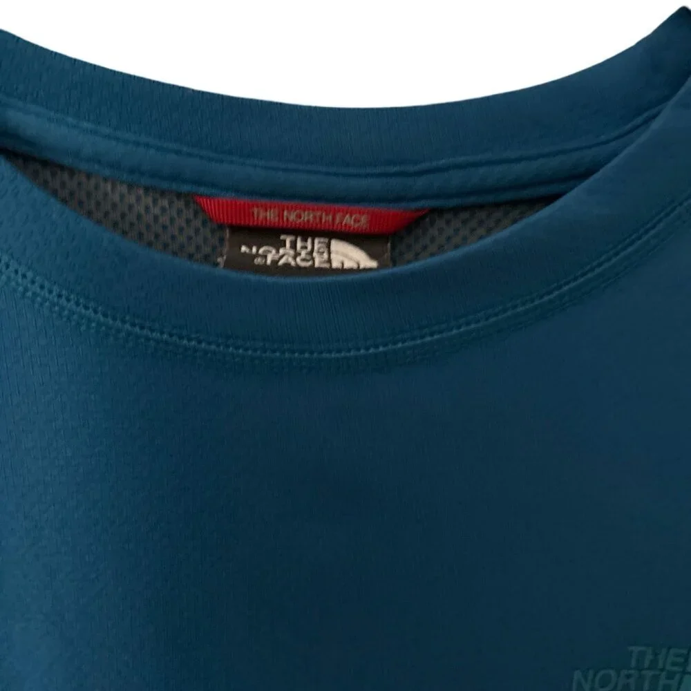 The North Face Men's Blue Long Sleeve Crewneck Performance Size Small